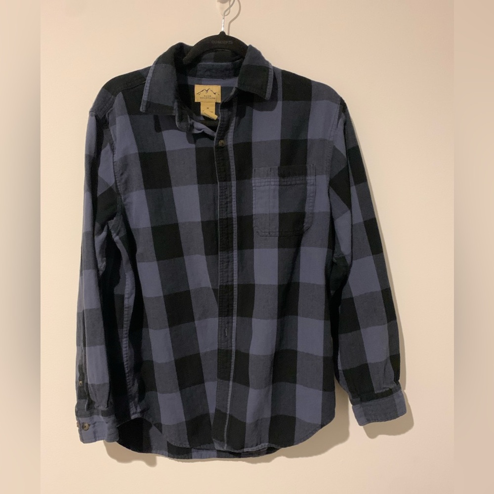 Blue Mountain Long Sleeve Men’s Size Medium Blue/Black Plaid Flannel Button Down